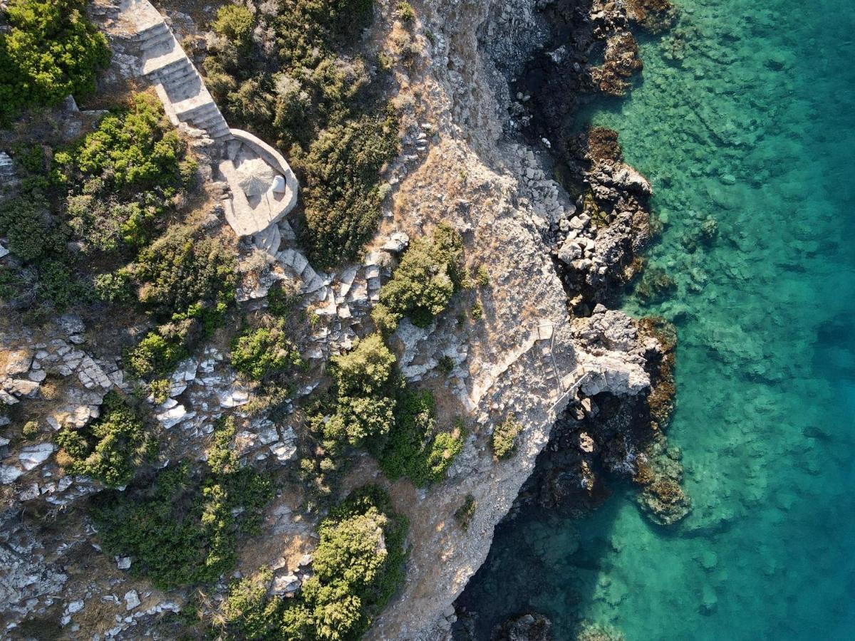 Villa Aiolos: Above The Sea, Within Agios Nikolaos Exteriör bild